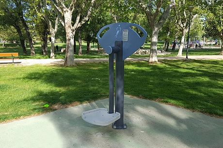 R7232_Gimnasio_al_aire_libre,_pendulo,_musculatura_oblicua_01